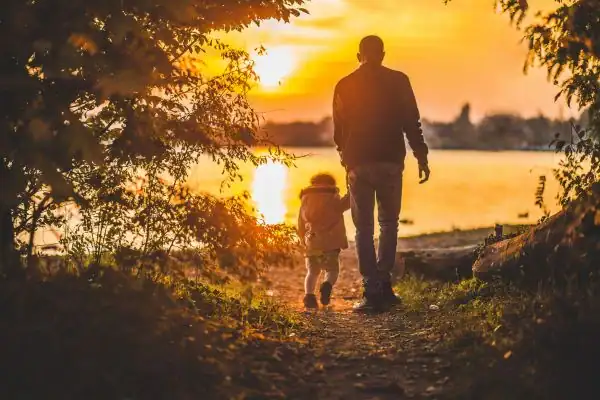 image of dad and child - parental alienation Nuneaton